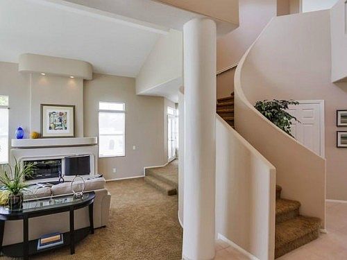 3rd image of 4938 Amador Dr