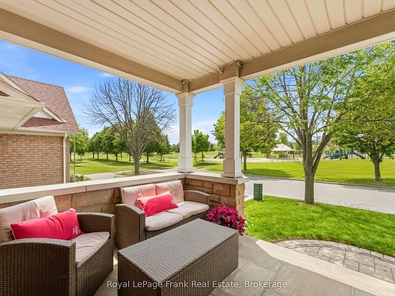 4th image of 51 Goodhart Cres