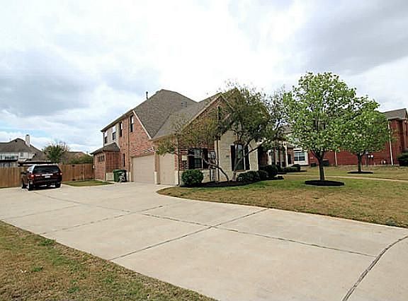 2nd image of 4206 Lauren Ln