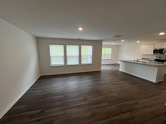 5th image of 7853 Mockingbird Dr #58