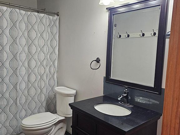 5th image of 1833 Joes Lake Rd