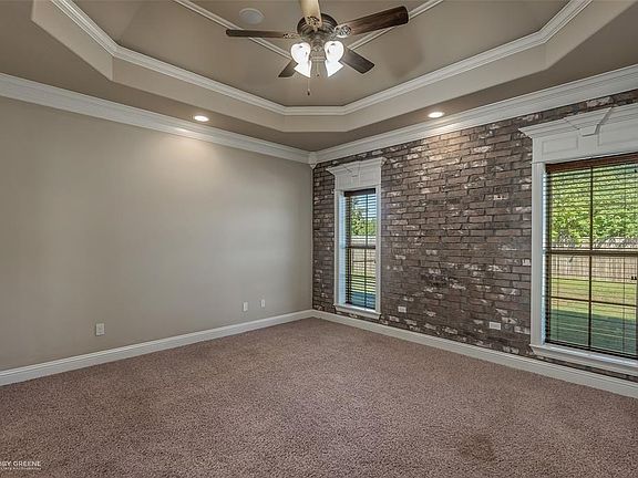 4th image of 283 Danielle Dr