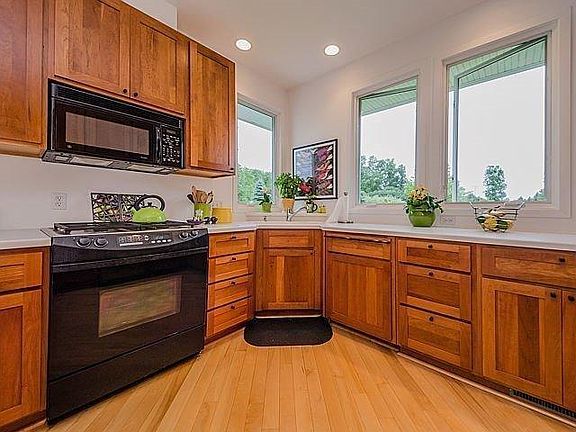 3rd image of 2730 Stein Ct