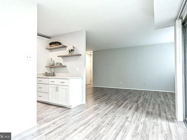 8000 Le Havre Pl #12 — Photo 8