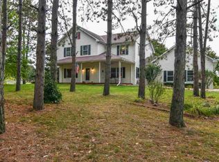 2866 Hidden Lake Ln, Suamico, WI 54313