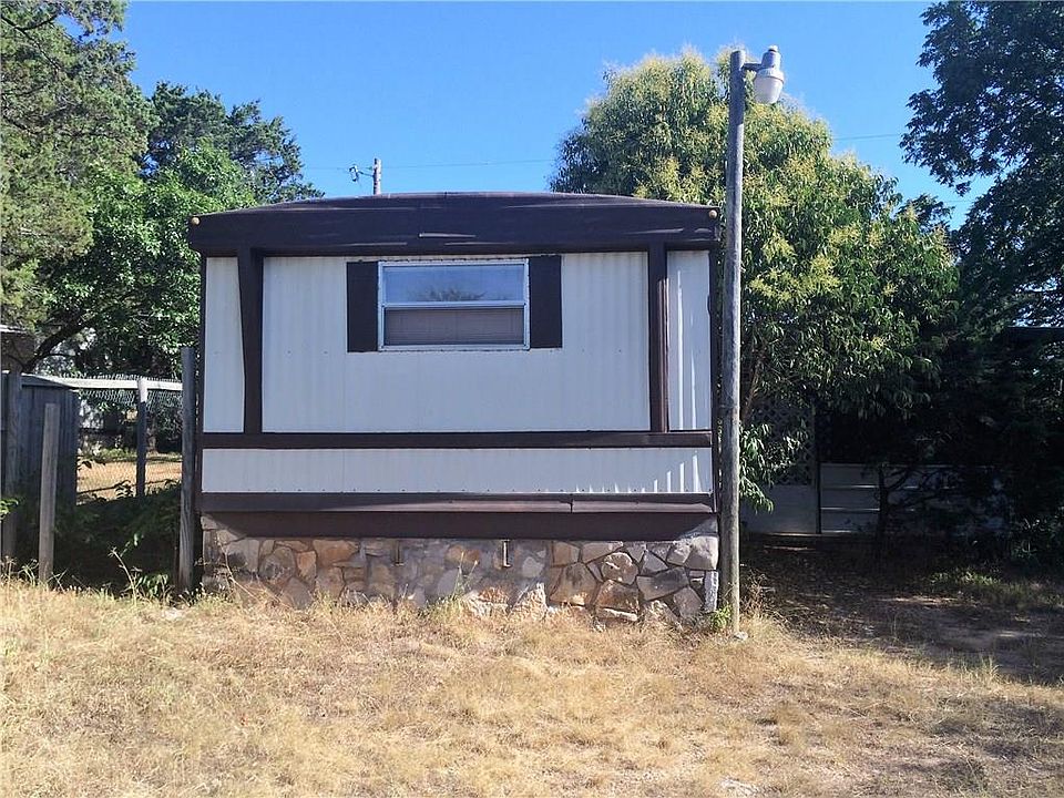 1st image of 2618 Hillside Dr