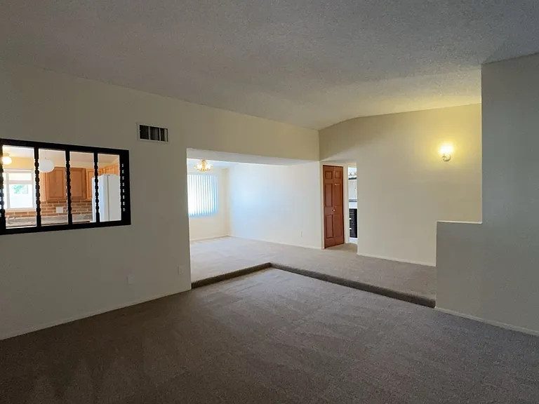 3733 Sparrow Dr — Photo 5