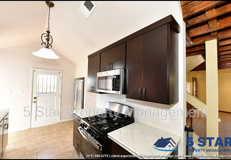 908 Bolivia St — Photo 19