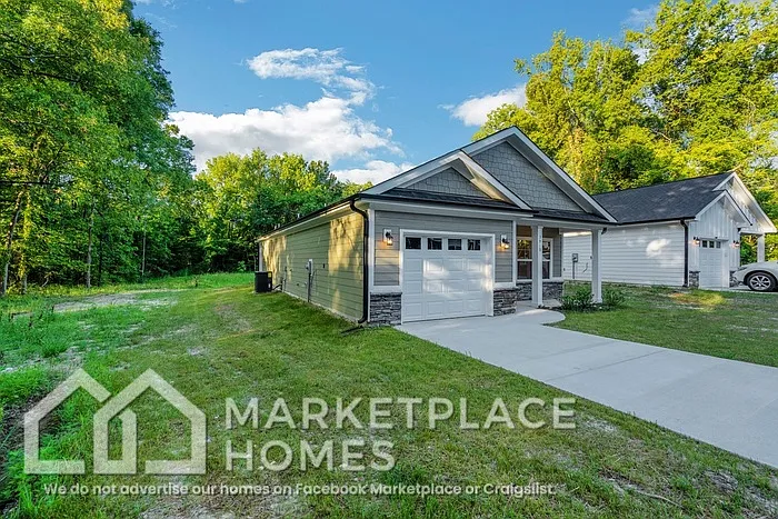 3 bed, 2.0 bath, 1298 sqft, $1,695 — Photo 2