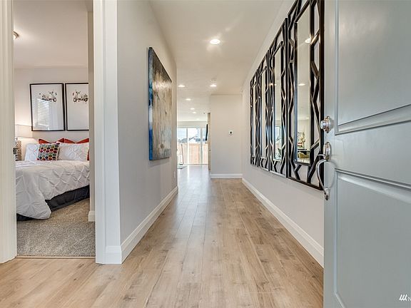 3rd image of 6517 Seaglass Avenue SE #9