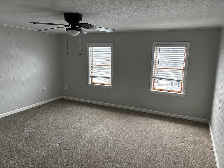 573 Steel Ave — Photo 16