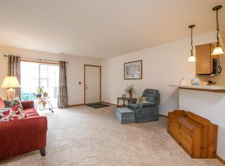 858 Boulder Trl, Racine, WI 53406