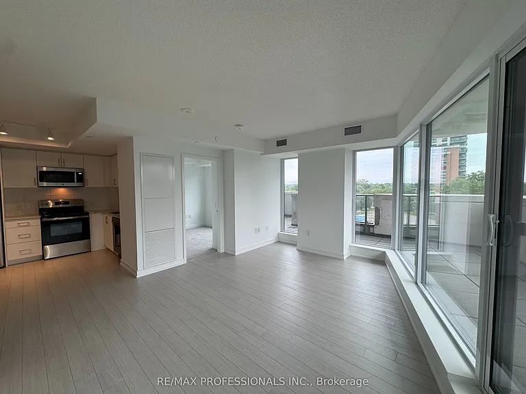 4010 Eglinton Ave W #502 — Photo 8