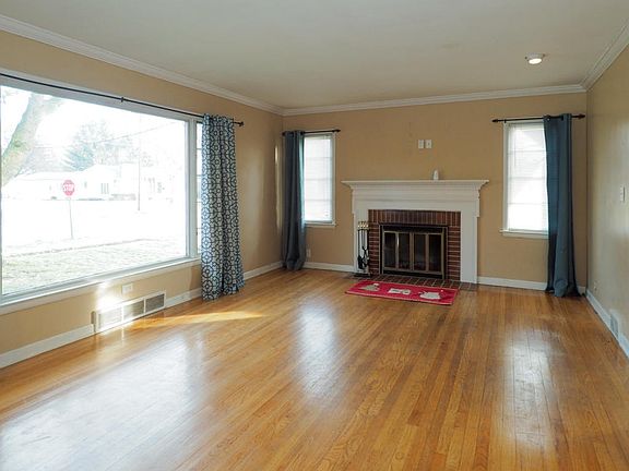 3rd image of 3609 Canterbury Ave