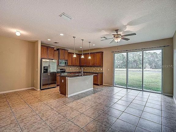 4th image of 2813 Birchcreek Dr