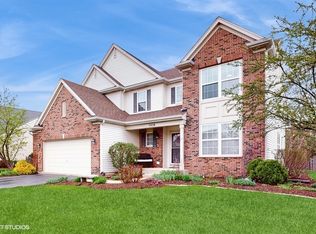 1816 Apple Valley Dr, Wauconda, IL 60084