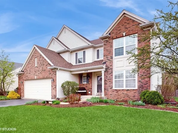 1816 Apple Valley Dr, Wauconda, IL 60084