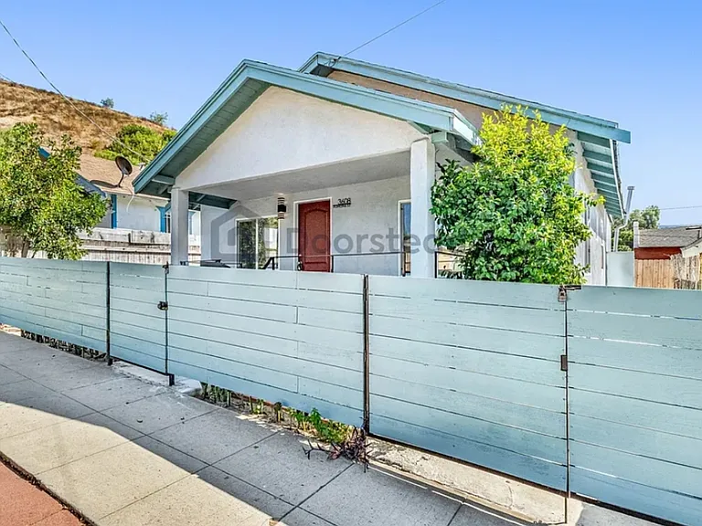 3608 Pomona St — Photo 9
