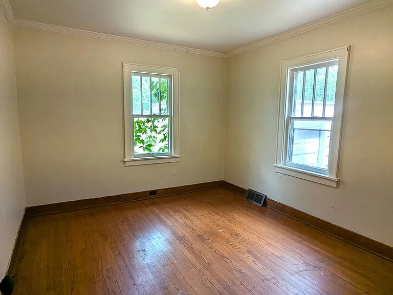 1042 Ada Ave — Photo 6