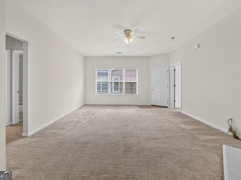 636 Oakland Hills Dr — Photo 12