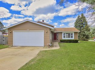 307 Augusta Dr, McHenry, IL 60050