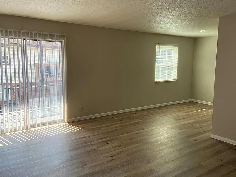 204 21st Avenue Pl — Photo 10