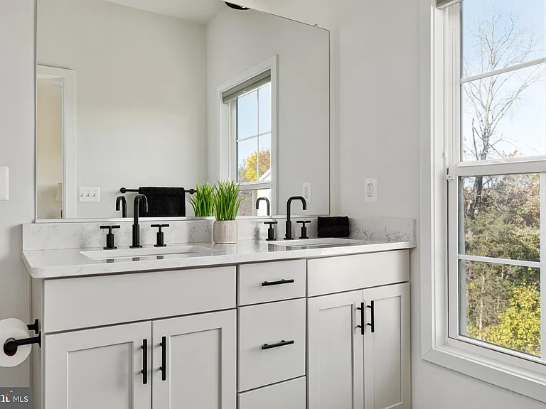 6746 Upland Manor Dr — Photo 15