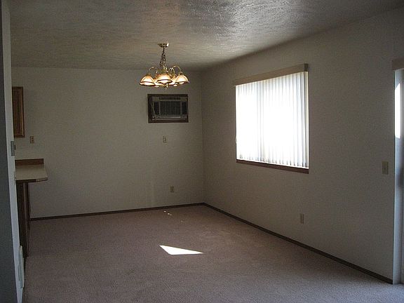 4th image of 318-320 N Sherman Ave