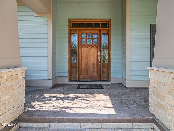 4th image of 2561 Parkridge Drive