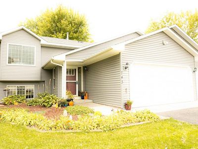 743 Kirche Hill Dr, Carver, MN, 55315