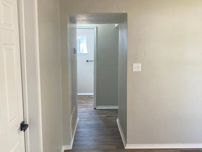 916 NW Dearborn Ave — Photo 10