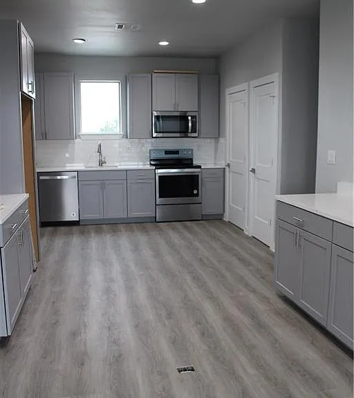 2301 Hancock Ave #3 — Photo 3