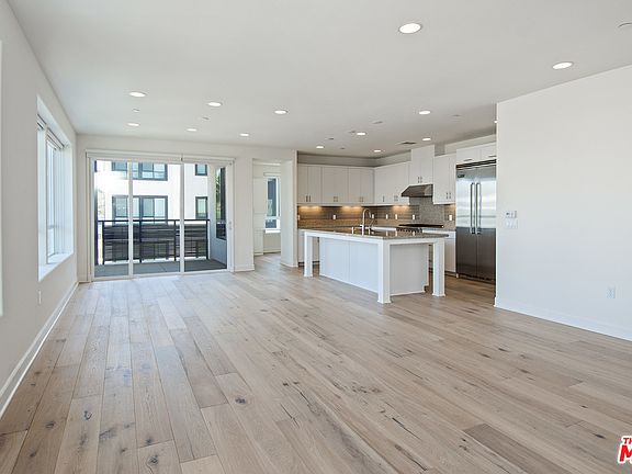 5th image of 12510 W Fielding Cir APT 4