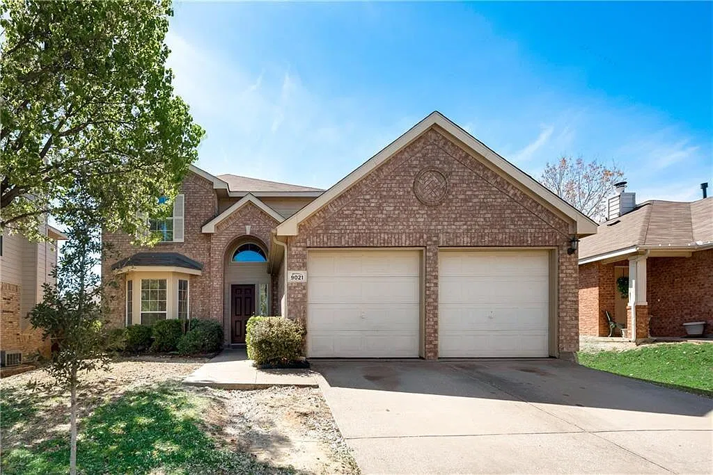 9021 Warren Dr — Photo 1