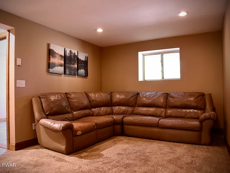 549 Lakeview Dr W — Photo 26