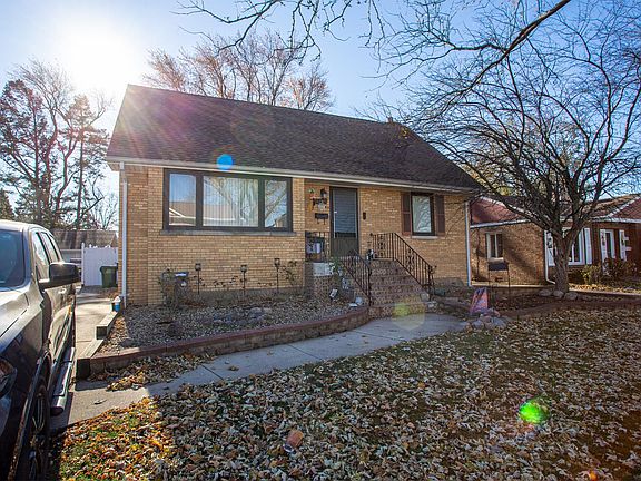 2nd image of 4717 W 97th Pl