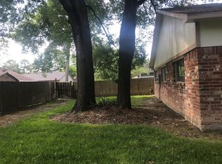 8702 Valley Ledge Dr, Houston, TX 77078