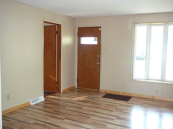 2nd image of 209 W Stanton St