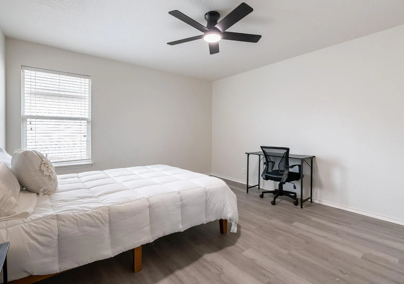 4 bed, 3.5 bath, 3114 sqft, $866 — Photo 3