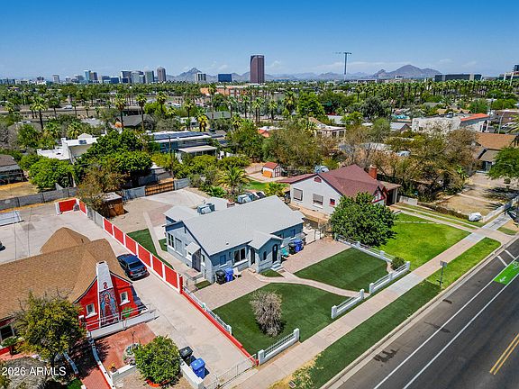 5th image of 802 W Roosevelt Street