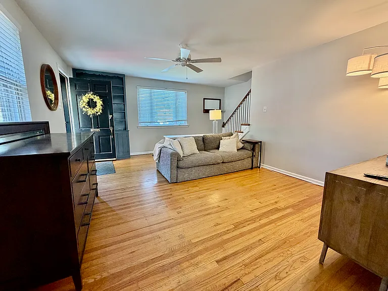 472 Olympic Ave — Photo 4