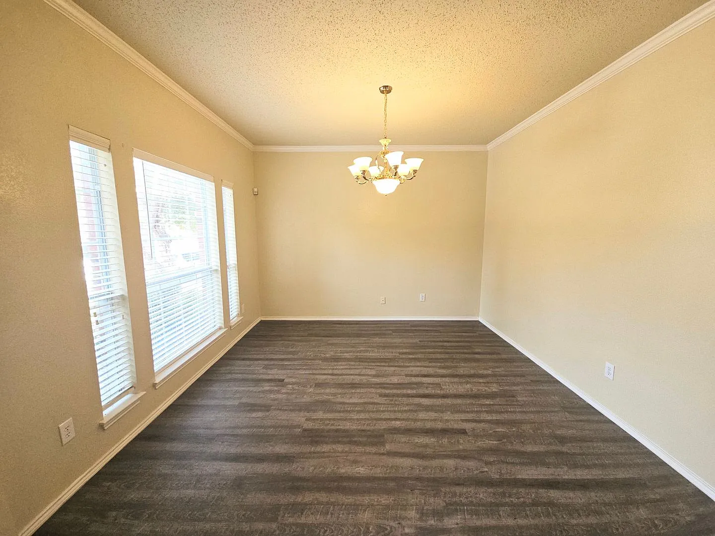 Beautiful 2 Story Home in Keller ISD in Park Glen — Photo 3