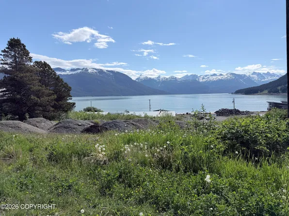 20 Union St, Haines, AK 99827