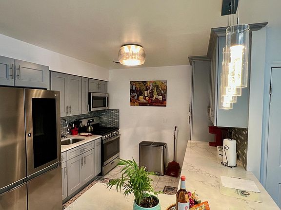 3rd image of 609 Beach 64th St Floor 1