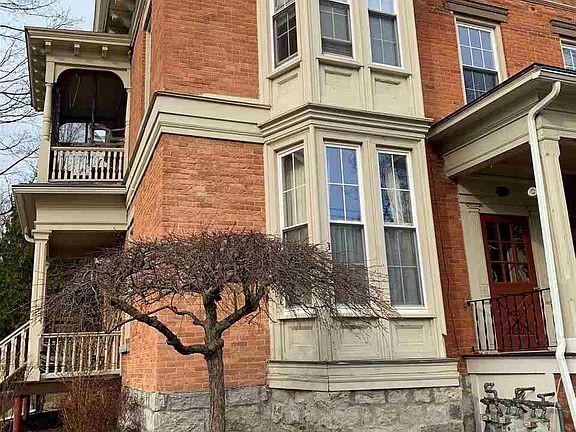 4th image of 15 Rock St