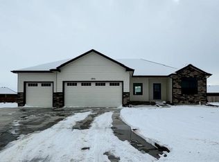 2806 Wet Stone Dr, Salina, KS 67401