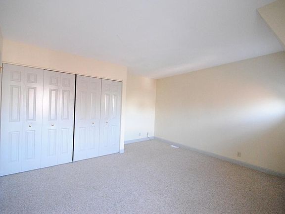 3rd image of 1000 Geyer Ave APT C