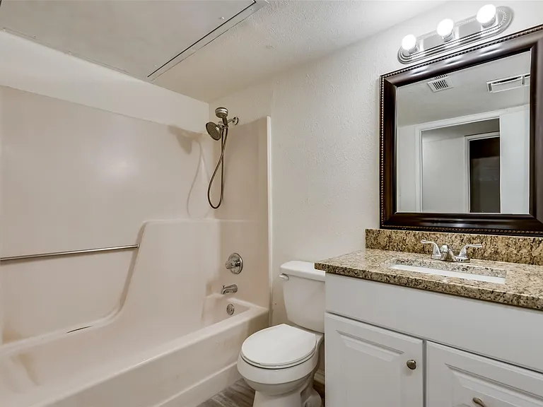 Sunflower Dr — Photo 14