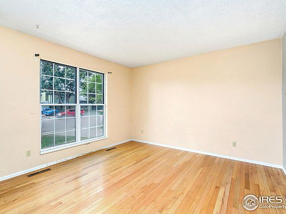 5th image of 406 Thrasher St