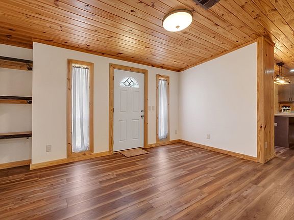 4th image of 150 Bay Pine Dr